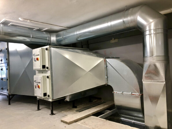 Σύστημα απόσμησης με φίλτρα σε χοάνη εστιατορίου